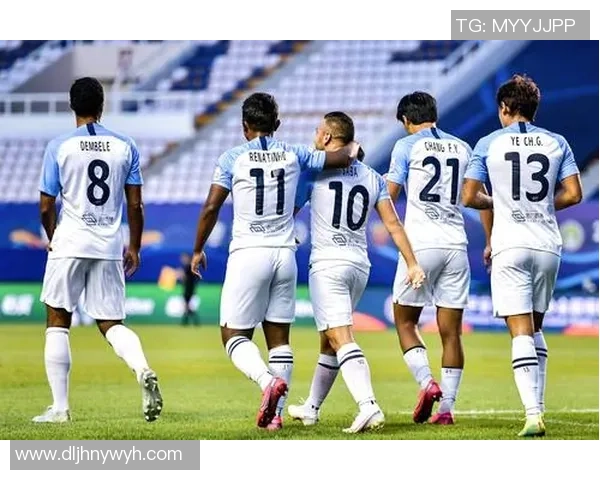 广州足球队的转型之路：从传统强队到现代足球先锋的蜕变与挑战