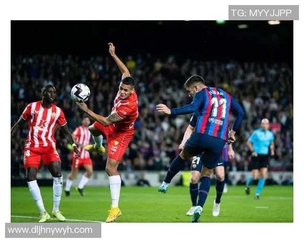 成都足球队进攻战术解析与球员表现深度剖析 成都足球队进攻战术解析与球员表现深度剖析