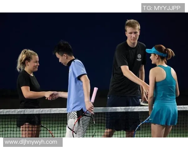 成都与杭州网球队赛后复盘心理素质分析与对比探讨